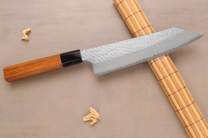 Handgefertigtes japanisches Kiritsuke - Kochmesser, 20 cm, Nigara Hamono, Migaki Tsuchime, SG2, Teakholz