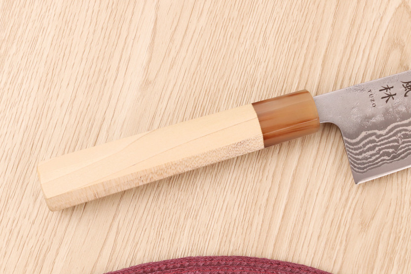Cuchillo de chef japonés artesanal Yuzo Haruto Damas de 24 cm