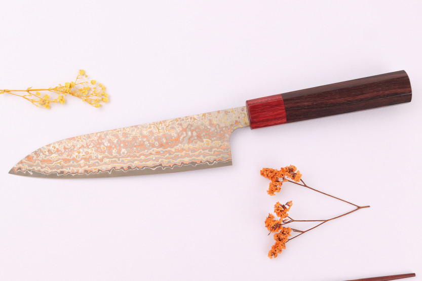 Cuchillo de chef japonés artesanal de 18 cm de Takeshi Saji, VG10 Rainbow Nashiji
