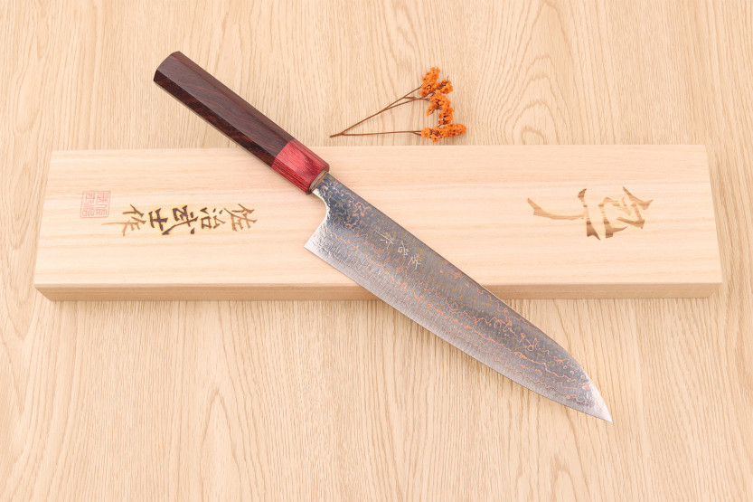 Coltello da chef giapponese artigianale Takeshi Saji VG10 Rainbow da 21 cm