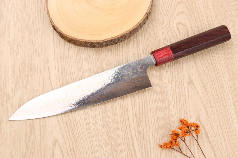 Håndlaget japansk kok kekniv 21 cm fra Takeshi Saji, VG10 Rainbow