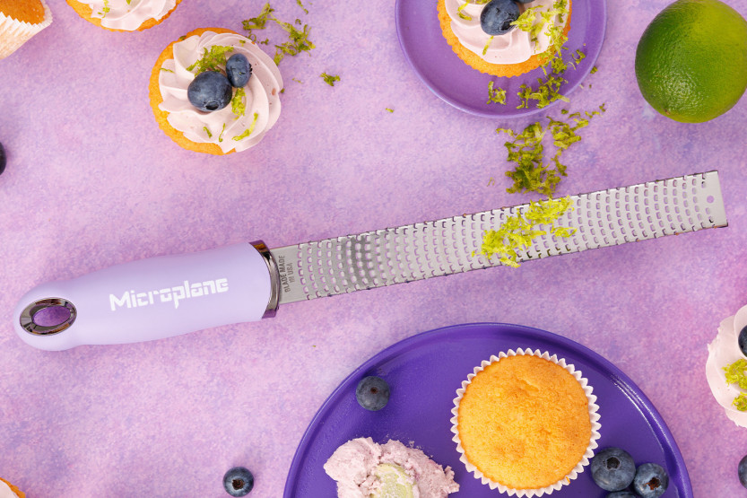 Rallador y pelador Microplane Premium Pop of Colour Flor de lavanda - 20,3 cm