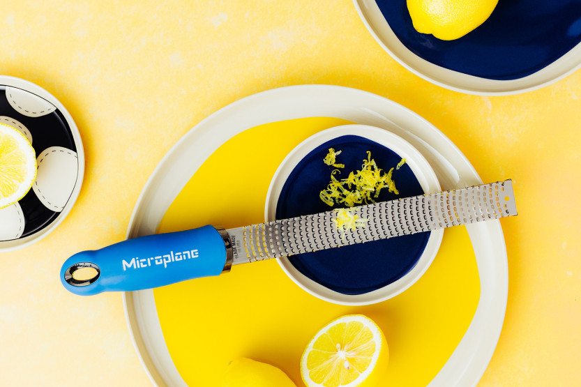 Rallador y pelador Microplane Premium Pop of Colour Azul arándano - 20,3 cm