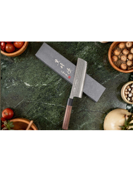 Håndlaget japansk nakiri-kniv, 16,5 cm, Yu Kurosaki Kokusen AS, hamret