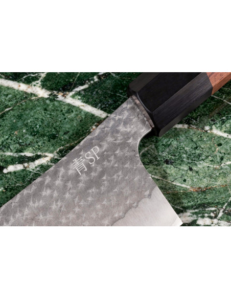 Faca nakiri japonesa artesanal Yu Kurosaki Kokusen AS, com lâmina martelada, de 16,5 cm