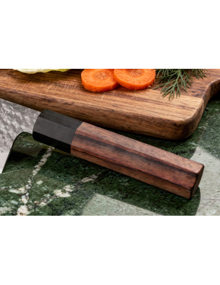 Coltello nakiri giapponese artigianale Yu Kurosaki Kokusen AS da 16,5 cm, con lama martellata
