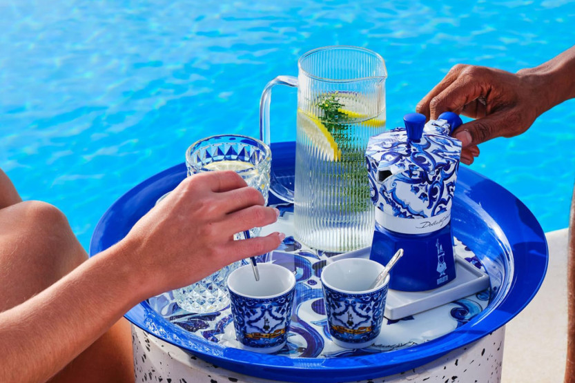 Italiensk kaffetrakter fra Bialetti: Moka Exclusive Dolce & Gabbana Blu Mediterraneo