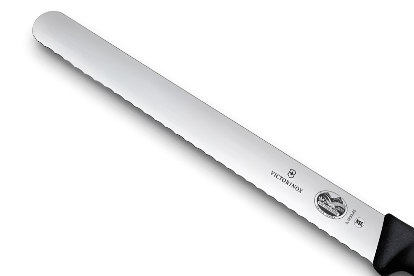 Cuchillo para jamón Victorinox con hoja dentada de 25 cm y mango Fibrox negro