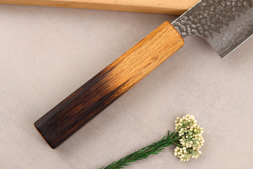 Håndlaget japansk nakiri-kniv, 17 cm, Wusaki Yaketa VG10 damaskus, brent eik