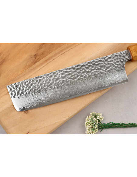 Faca nakiri japonesa artesanal Wusaki Yaketa de 17 cm, em aço VG10 damasco com acabamento em carvalho queimado