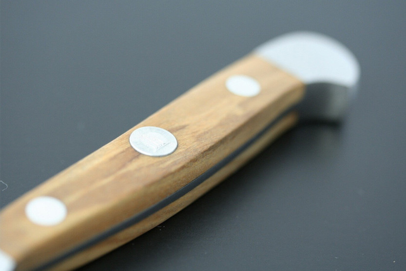 Coltello da disosso Gude cm Alpha Olive | Coltello forgiato Gude