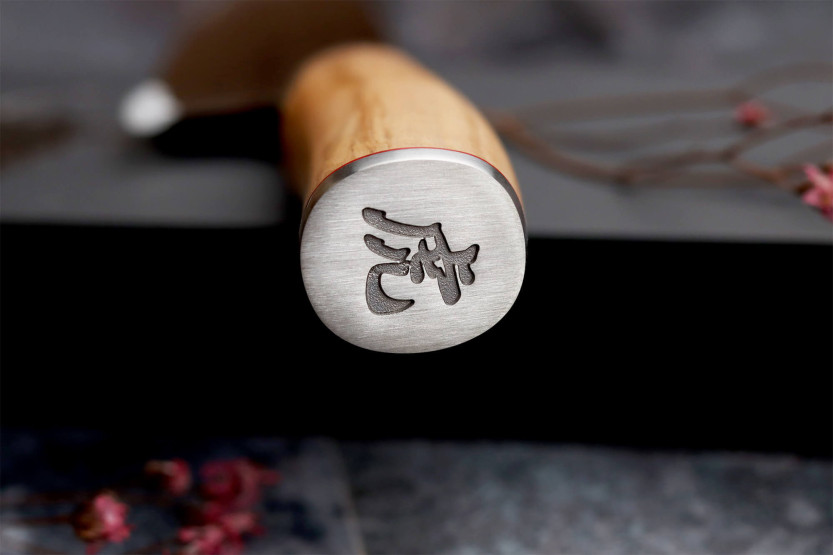 Coltello da chef Wusaki Damasco 10Cr 20cm manico in legno d'ulivo