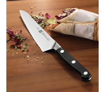 Zwilling Pro 14cm smidd tandad kockkniv 2
