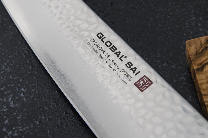 Global Sai 06 Japansk kokkekniv med hamret blad 25 cm