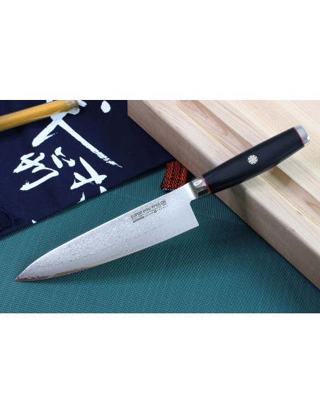 Couteau de chef japonais Yaxell SuperGou Ypsilon 20cm damas 193 couches