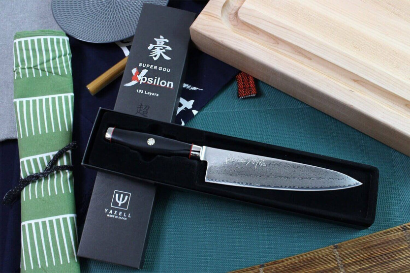 Yaxell SuperGou Ypsilon Coltello da chef giapponese 20 cm Damasco 193 strati