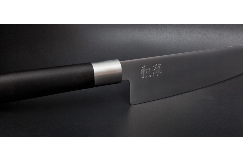 KAI Wasabi Black japansk skinkekniv 18 cm fleksibelt blad