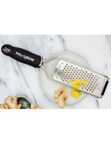 Ralador de cozinha em estrela Microplane Gourmet com cabo preto