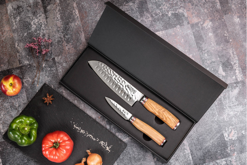 Juego de 2 cuchillos Wusaki Damasco 10Cr Santoku mangos de madera de olivo + Office