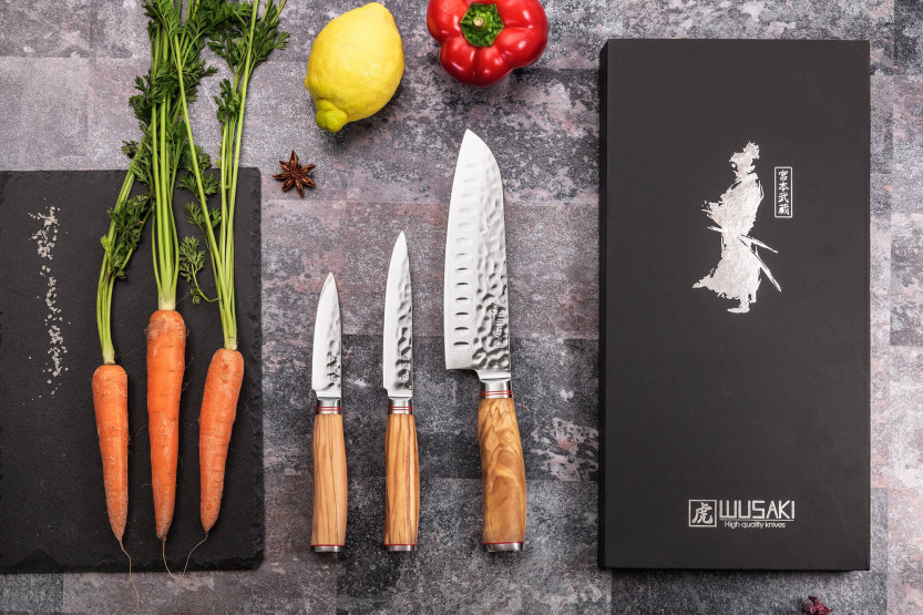 Conjunto de 3 facas Wusaki Damascus 10Cr em madeira de oliveira Santoku + Universal + Facas de escritório