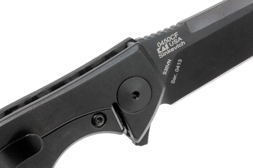 ZT0450CF Coltello pieghevole Zero Tolerance con manico in fibra di carbonio nera e titanio 10,4 cm