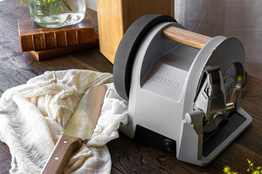 TORMEK T-1 Silver -sähköteroitin, jossa on hiljainen timanttihiomalaikka