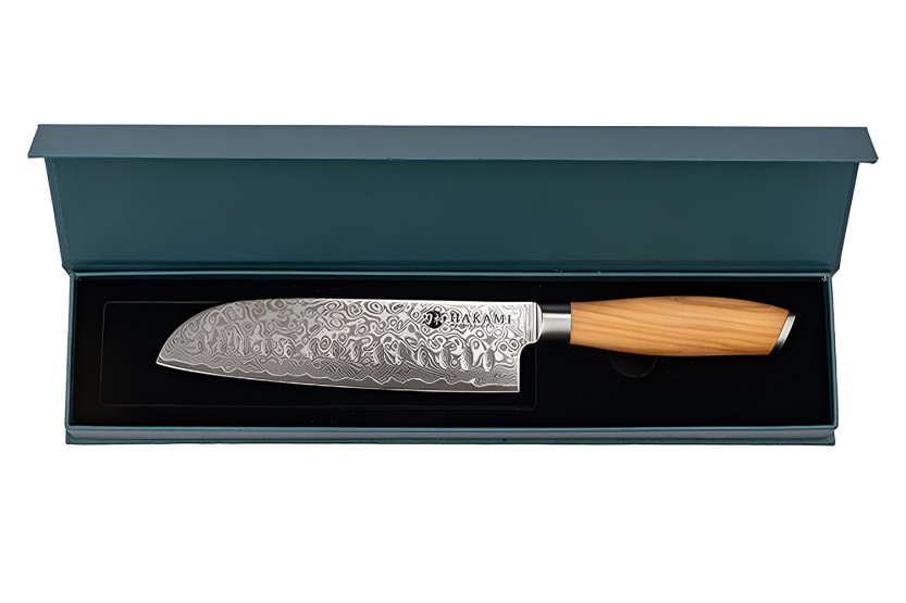 Hakami Tsubaki santokukniv med 18 cm lång damaskusblad och olivträskaft