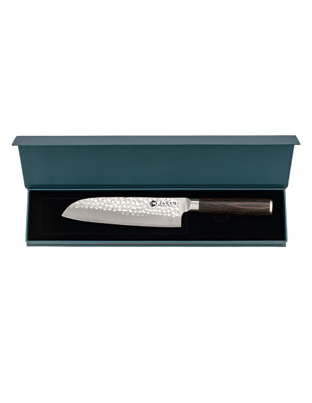Hakami Sakura -santoku-veitsi, 18 cm, vasaralla muotoiltu terä ja ruskea pakkawood-kahva