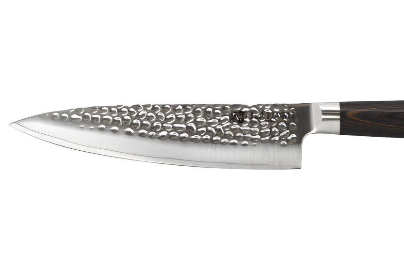 Faca de chef Hakami Sakura de 20 cm, com lâmina martelada e cabo em pakkawood castanho