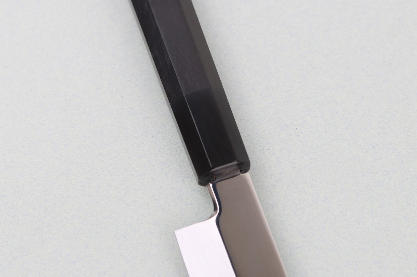 Cuchillo fuguhiki de 33 cm de Sakai Takayuki BS2, honyaki con pulido espejo en ébano y saya de magnolia negra