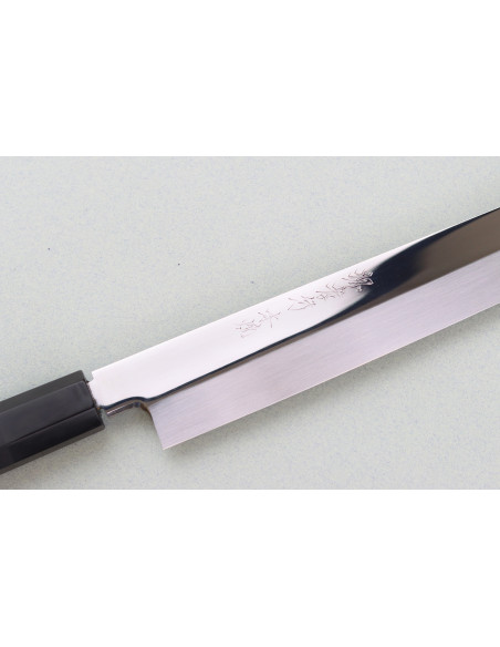 33 cm lang Fuguhiki-kniv fra Sakai Takayuki, model BS2, Honyaki med spejlpoleret blad i ibenholt og skede i sort magnolia