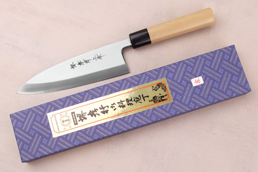 Sakai Takayuki Honkasumi -merkkinen, käsintehty japanilainen 18 cm:n deba-veitsi vasenkätisille