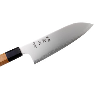 Handgjord japansk santokukniv, 16,5 cm, Hatsukokoro Chromax, med handtag i teak 2