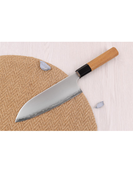 Håndlavet japansk Hatsukokoro Chromax santoku-kniv, 16,5 cm, med teak-skaft