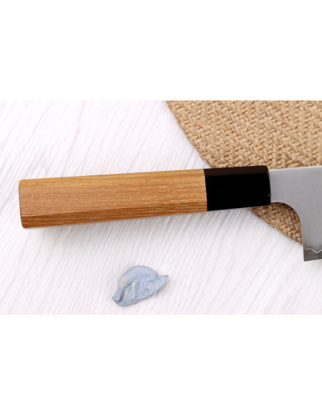 Håndlavet japansk Hatsukokoro Chromax santoku-kniv, 16,5 cm, med teak-skaft