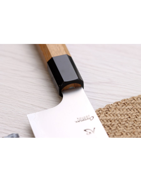 Håndlavet japansk Hatsukokoro Chromax santoku-kniv, 16,5 cm, med teak-skaft