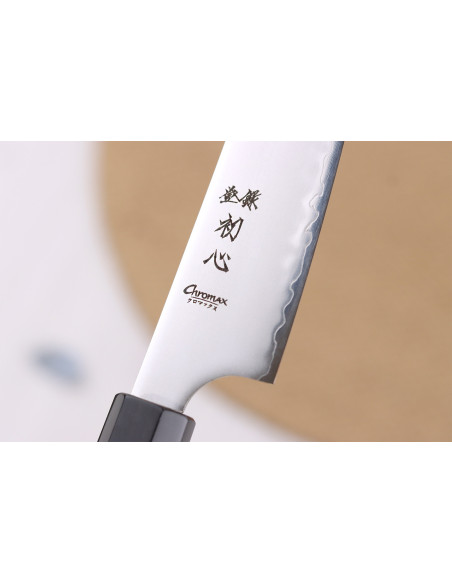 Coltello universale giapponese artigianale Hatsukokoro Chromax da 14 cm con manico in teak