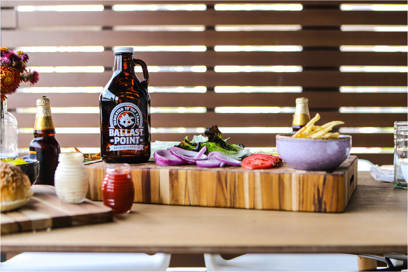 Tábua de cortar de cozinha em teca da TeakHaus com tabuleiro coletor, 52 x 36 x 6,4 cm