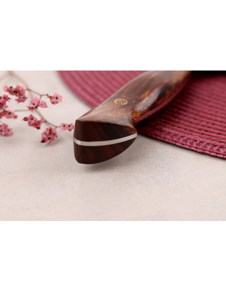 Handgefertigtes japanisches Santoku-Messer, 17 cm, Nigara Hamono Black Tsuchime SG2, Griff aus Eisenholz