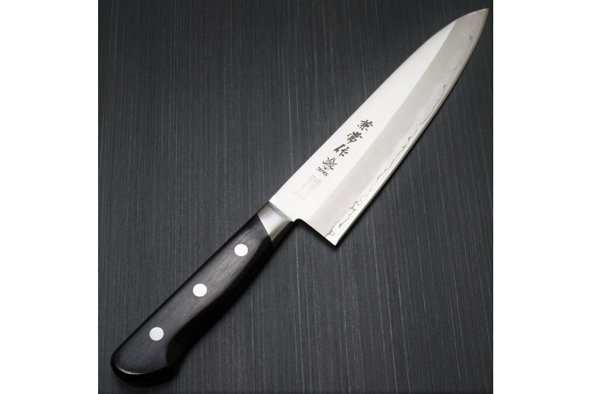 Faca do chef japonesa Japan Kanetsune 18,5 cm em aço Sandvik