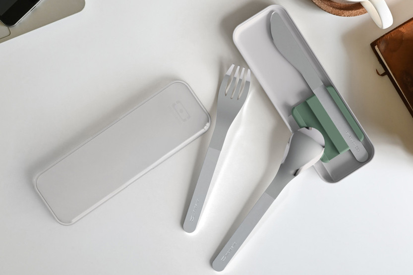 Set di posate da viaggio Monbento Slim Box verde