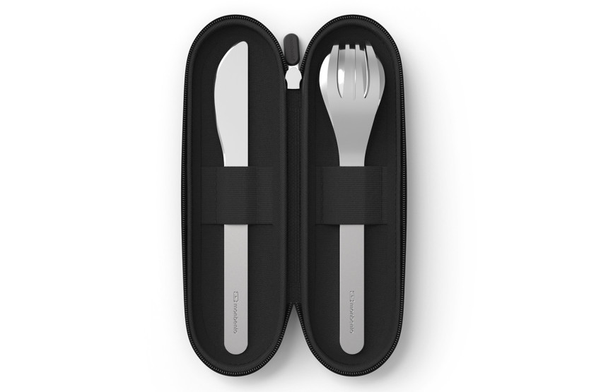 Set di posate da viaggio Monbento Slim Nest nero con custodia
