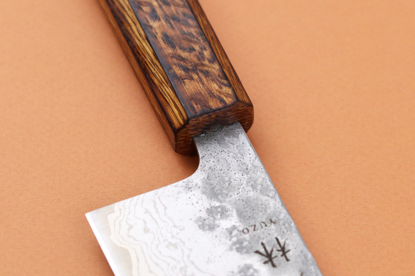 Coltello da chef giapponese artigianale Yuzo Enju Damas 440C da 24 cm