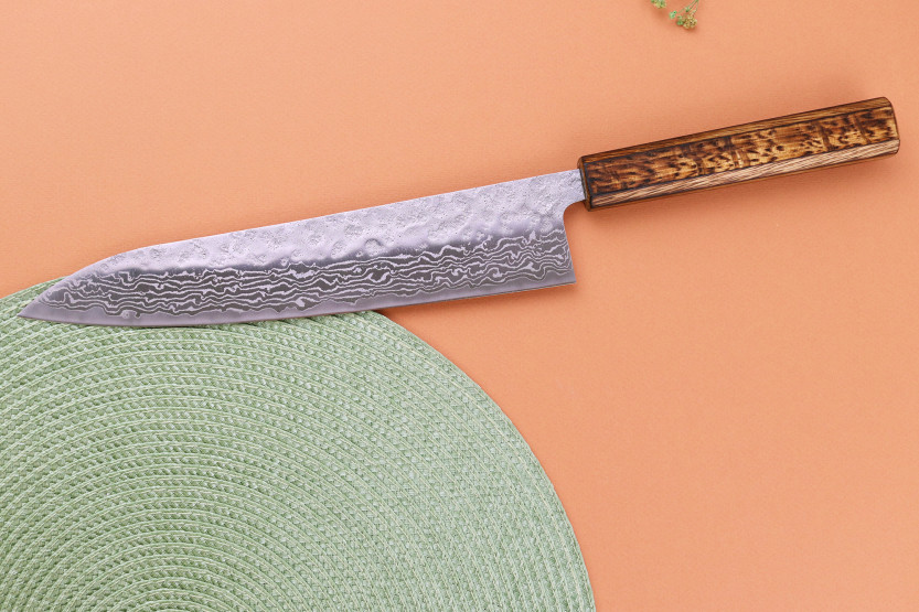 Coltello da chef giapponese artigianale Yuzo Enju Damas 440C da 24 cm