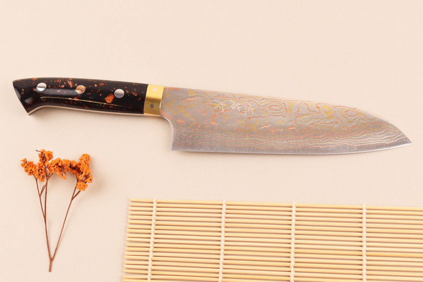 Cuchillo santoku japonés artesanal Takeshi Saji BS2 Rainbow de 16,5 cm