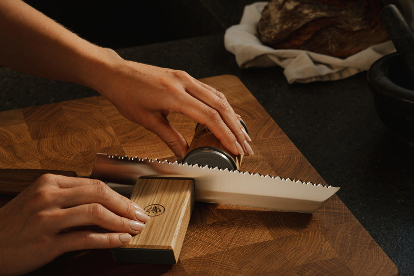 HORL®brødkniv, 24 cm, med håndtag af egetræ