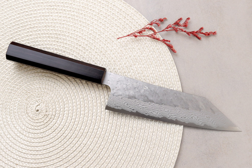 Håndlavet japansk Bunka -kniv, 17 cm, fra Nigara Hamono, Tsuchime, VG10 -damaskus