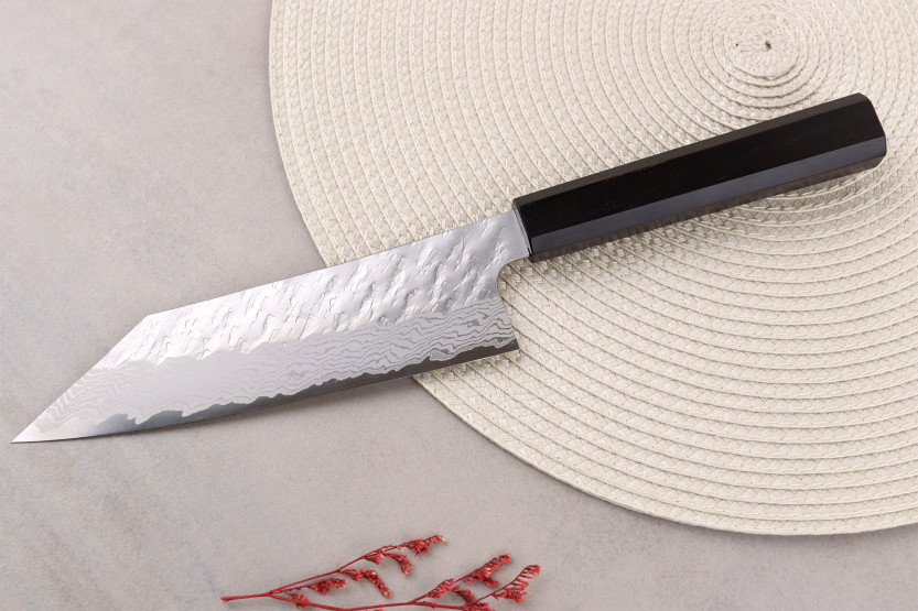 Coltello Bunka giapponese artigianale da 17 cm, Nigara Hamono Tsuchime VG10 damasco