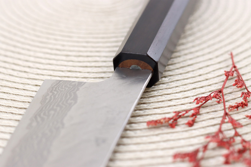 Håndlaget japansk Bunka -kniv, 17 cm, fra Nigara Hamono, Tsuchime, VG10 -damaskus