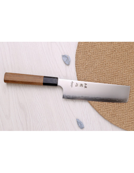 Håndlavet japansk nakiri-kniv fra Hatsukokoro Chromax, 16,5 cm, med teak-skaft
